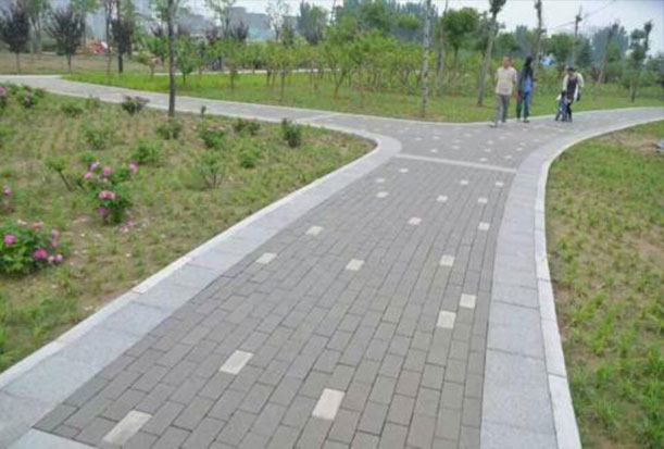 鄂爾多斯公園步道鋪設(shè)
